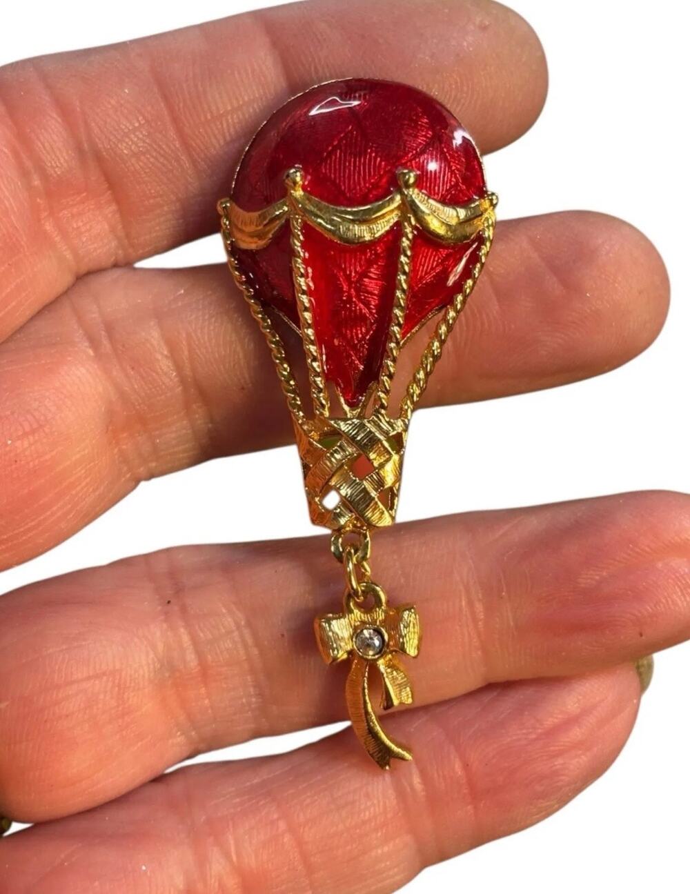 Vintage Avon Red Enamel Hot Air Balloon Brooch Gold Tone Dangle Pin